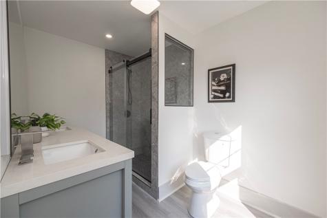 641 Center Avenue Avalon PA 15202