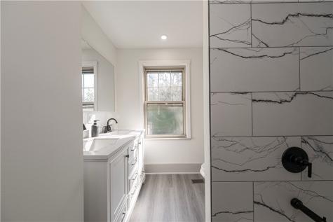 641 Center Avenue Avalon PA 15202