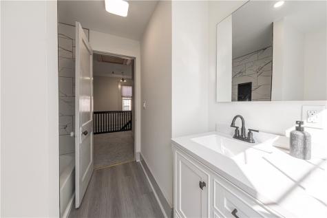 641 Center Avenue Avalon PA 15202