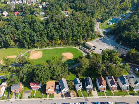 641 Center Avenue Avalon PA 15202