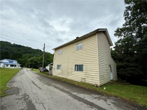 527 Sugar Lane Clarksville PA 15322