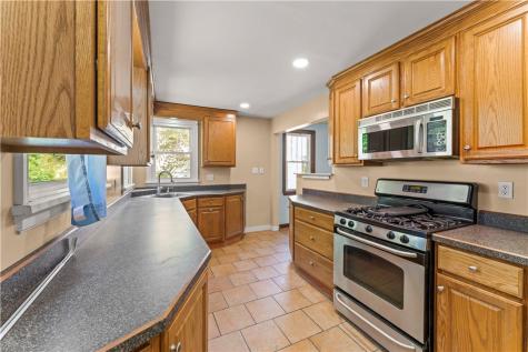 1711 Leister Street Spring Hill PA 15212