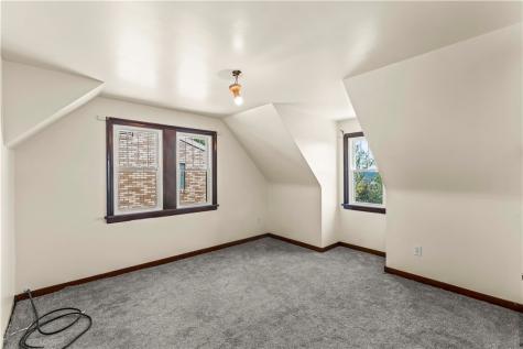 1711 Leister Street Spring Hill PA 15212