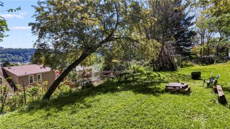 1711 Leister Street Spring Hill PA 15212