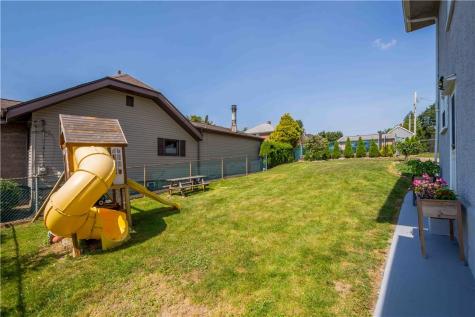 236 Richfield Street Overbrook PA 15234