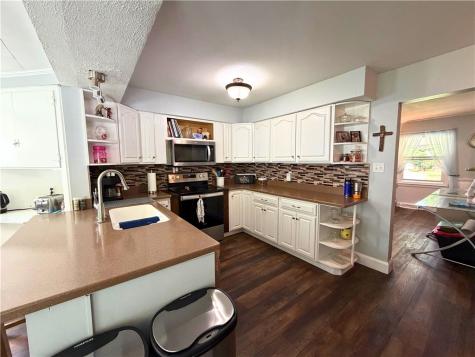 416 W Washington Boulevard Grove City Boro PA 16127