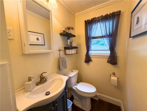 416 W Washington Boulevard Grove City Boro PA 16127