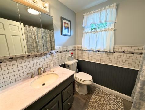 416 W Washington Boulevard Grove City Boro PA 16127