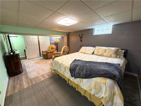 416 W Washington Boulevard Grove City Boro PA 16127