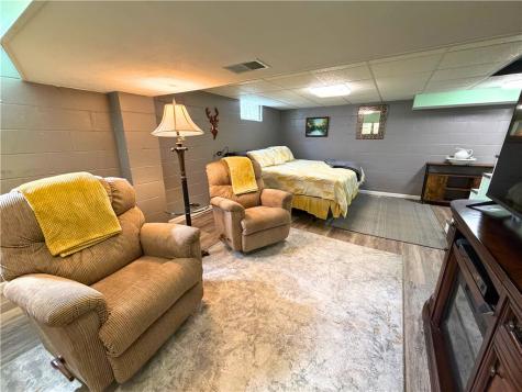 416 W Washington Boulevard Grove City Boro PA 16127