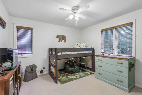 806 Oxford Court Pine Township PA 15044