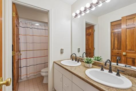 806 Oxford Court Pine Township PA 15044