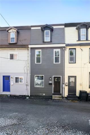 4410 Woolslayer Way Lawrenceville PA 15224