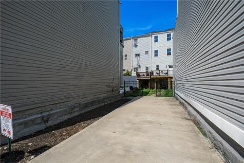 4410 Woolslayer Way Lawrenceville PA 15224