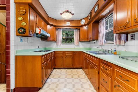 248 Glass Run Road Lincoln Place PA 15207