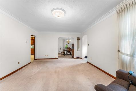 248 Glass Run Road Lincoln Place PA 15207