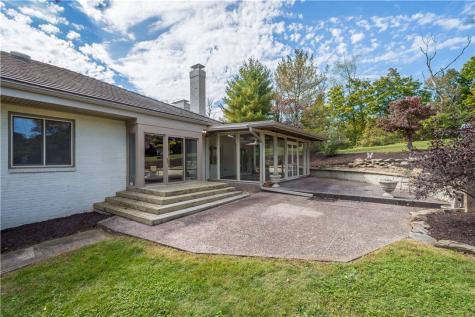 613 Glen Drive Peters Township PA 15317