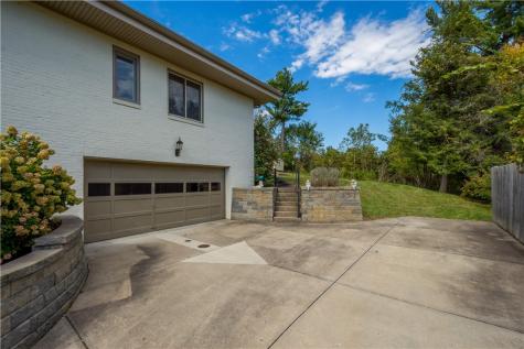 613 Glen Drive Peters Township PA 15317