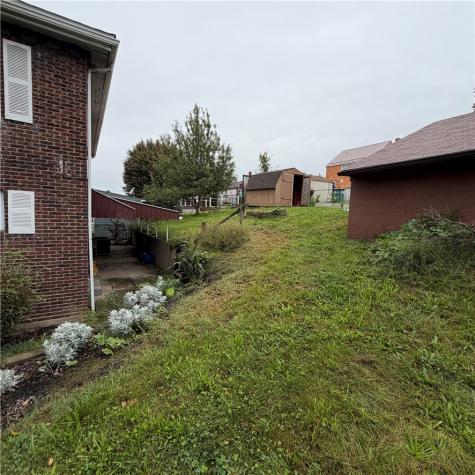 435 Fairway Drive Brentwood PA 15227