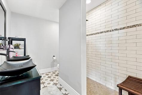 1512 Center Sewickley PA 15143