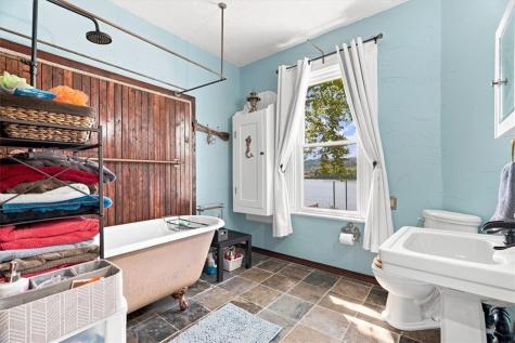 1512 Center Sewickley PA 15143