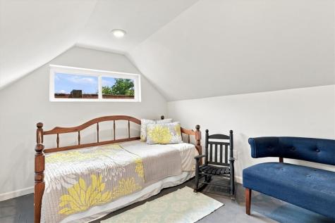 1512 Center Sewickley PA 15143