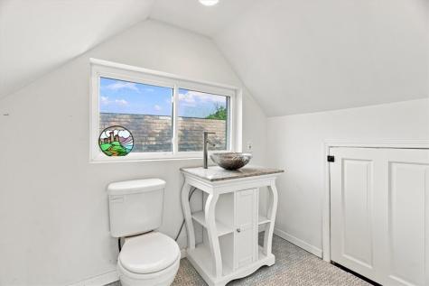 1512 Center Sewickley PA 15143