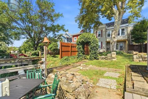 1512 Center Sewickley PA 15143