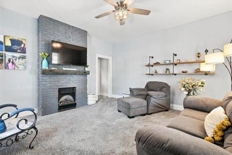 1512 Center Sewickley PA 15143