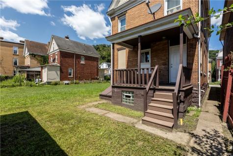 385 2nd Street Pitcairn PA 15140