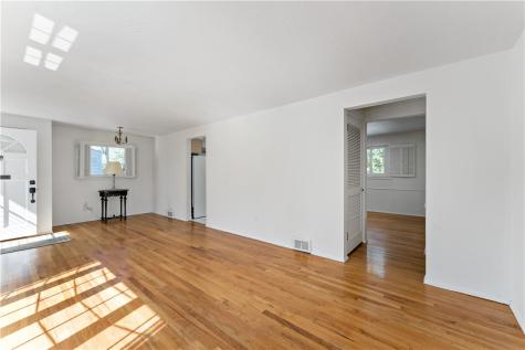 188 Arla Drive Green Tree PA 15220
