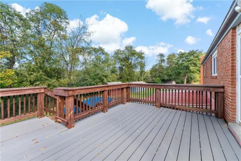 188 Arla Drive Green Tree PA 15220