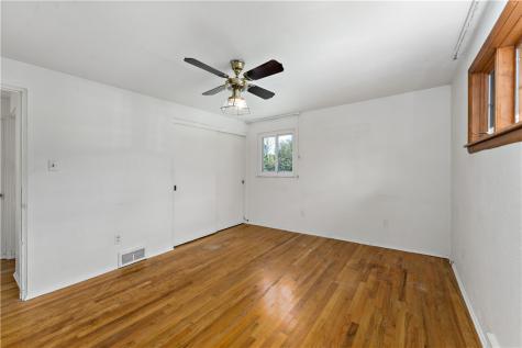 188 Arla Drive Green Tree PA 15220