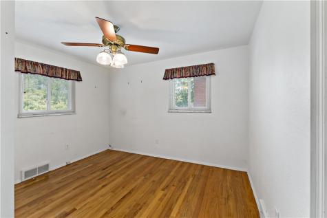 188 Arla Drive Green Tree PA 15220