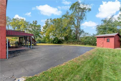 188 Arla Drive Green Tree PA 15220