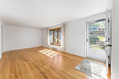 188 Arla Drive Green Tree PA 15220