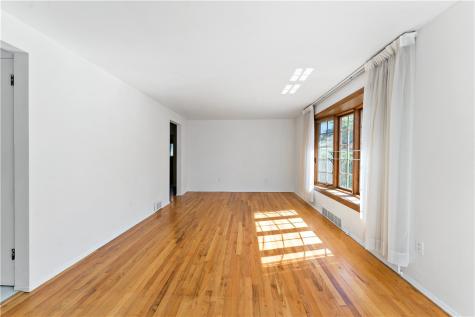 188 Arla Drive Green Tree PA 15220