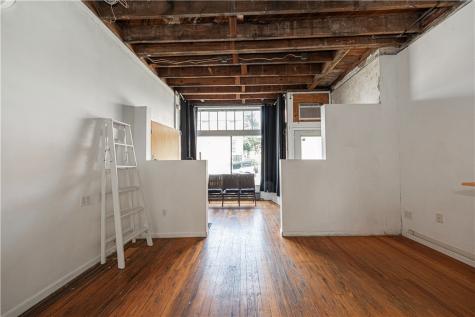 2828 Spring Street South Side PA 15210