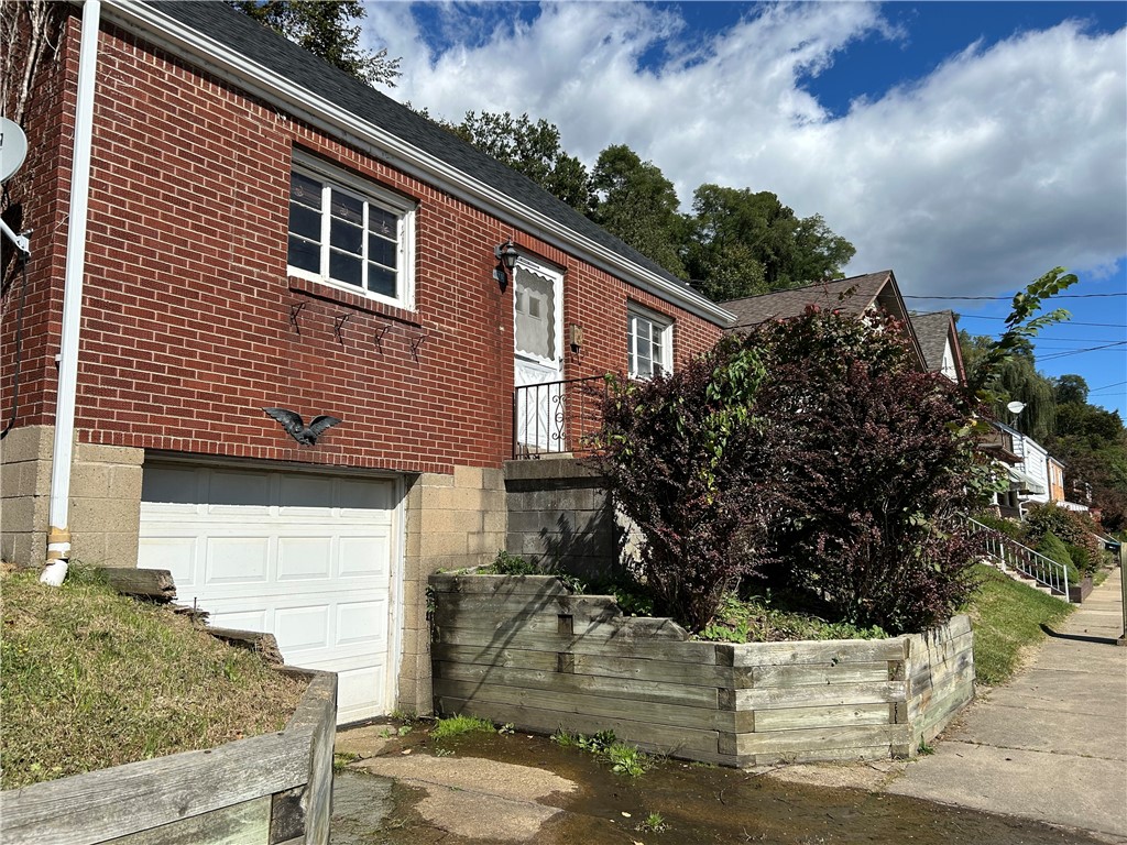 475 E 7th Avenue Tarentum PA 15084