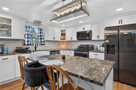 424 Pershing Avenue Houston PA 15342
