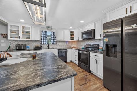 424 Pershing Avenue Houston PA 15342