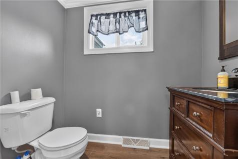 424 Pershing Avenue Houston PA 15342