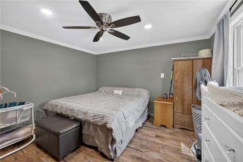 424 Pershing Avenue Houston PA 15342