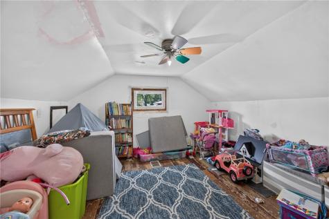 424 Pershing Avenue Houston PA 15342