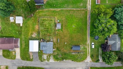 424 Pershing Avenue Houston PA 15342