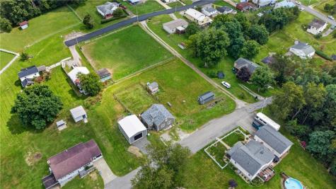 424 Pershing Avenue Houston PA 15342