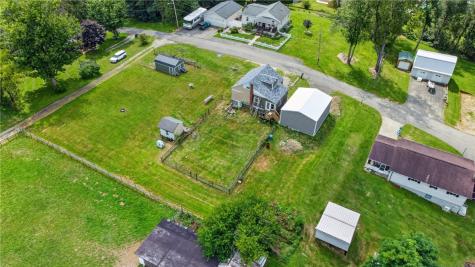424 Pershing Avenue Houston PA 15342