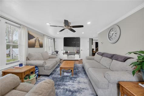 424 Pershing Avenue Houston PA 15342