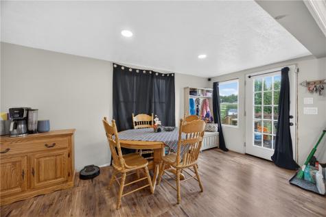 424 Pershing Avenue Houston PA 15342