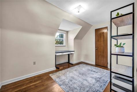 1512 Worcester Mt Lebanon PA 15243